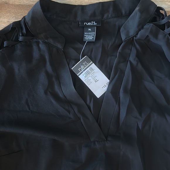 Blouse - Picture 3 of 5